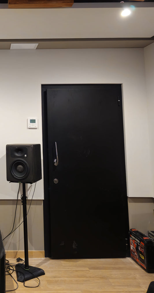 Puerta acustica opaca
